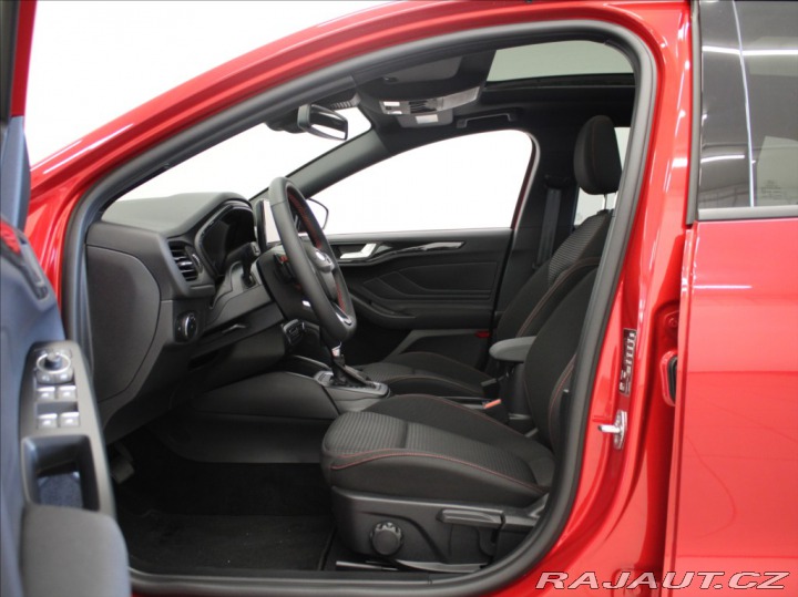 Ford Focus 1,0 EB 114kW AT ST-Line P 2024