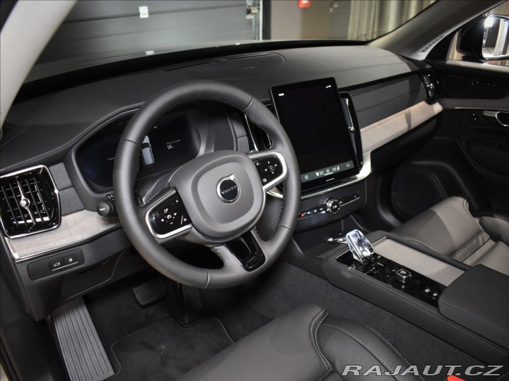 Volvo XC90 2,0 T8 Plus Dark 2025