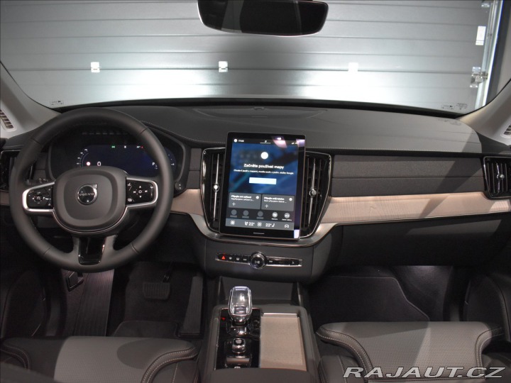 Volvo XC90 2,0 T8 Plus Dark 2025