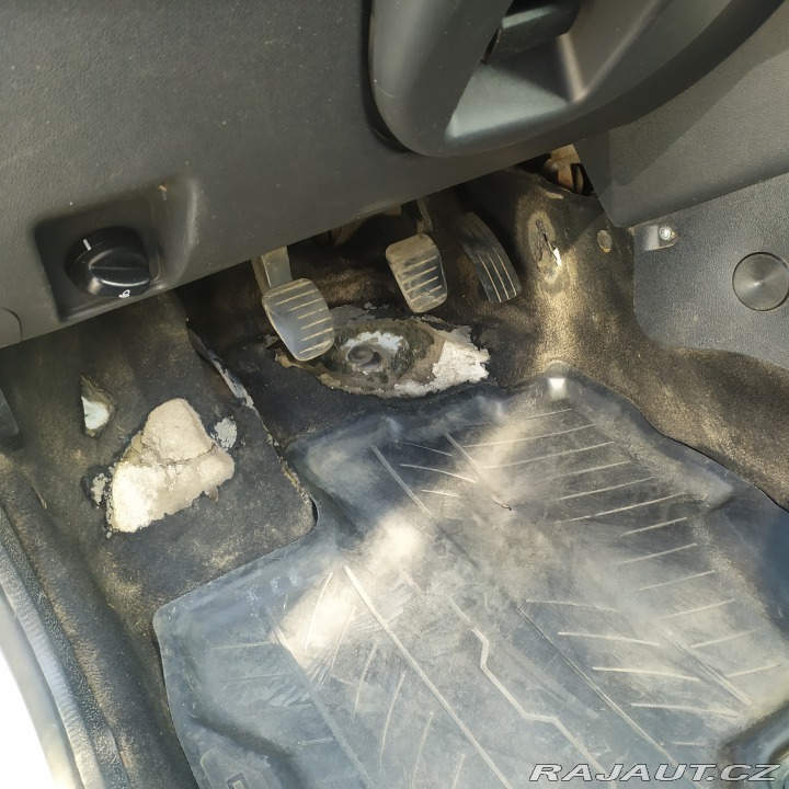 Dacia Duster K9K G 6 2015