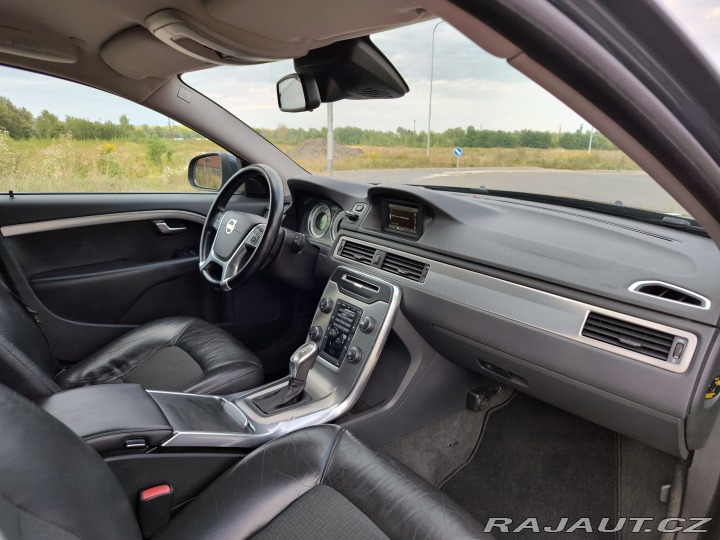 Volvo V70 Bi-Fuel 2.0T 157 kW, benz 2012