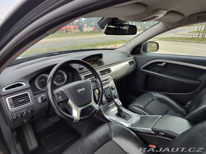 Volvo V70 Bi-Fuel 2.0T 157 kW, benz 2012