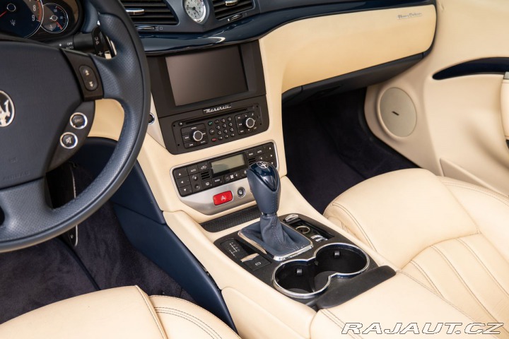 Maserati GranCabrio  2010