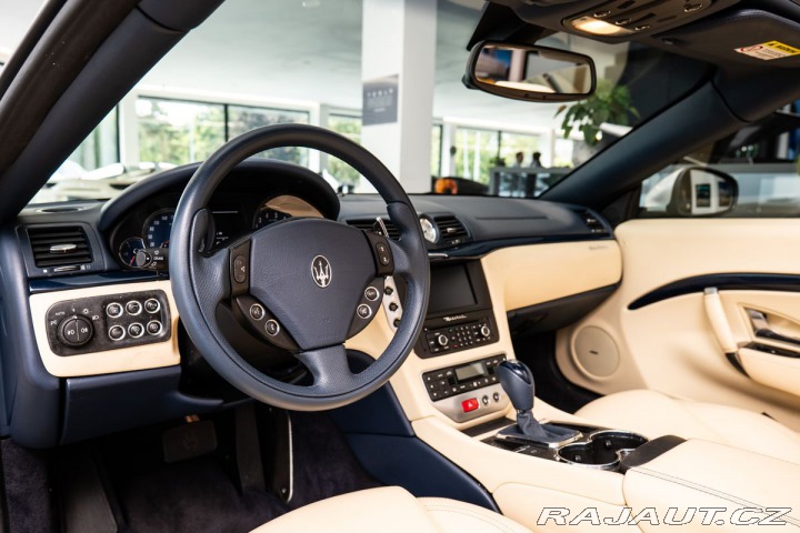 Maserati GranCabrio  1800