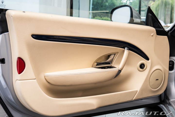 Maserati GranCabrio  2010