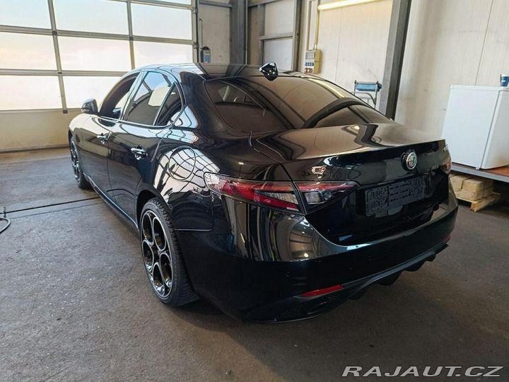 Alfa Romeo Giulia 2.0 Turbo 16V 206kW AT8-Q 2024