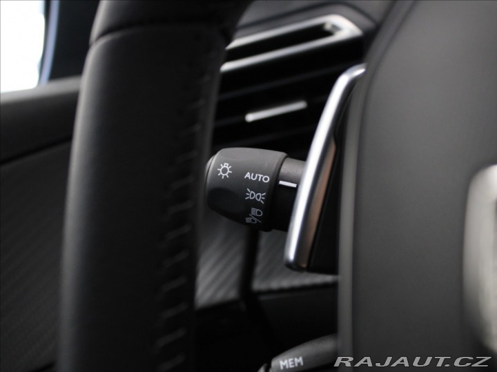 Peugeot 208 1,2 Hybrid 110k.AT Akční 2024