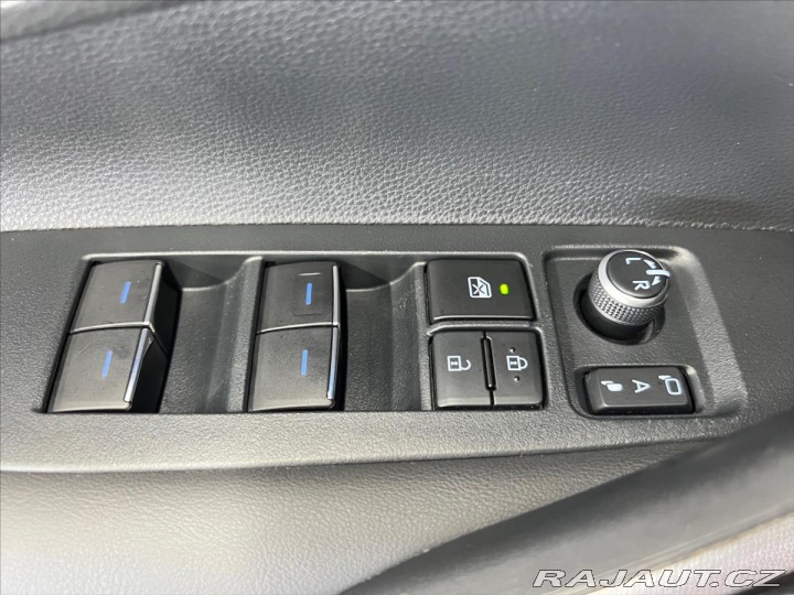 Toyota Corolla 2,0 HYBRID e-CVT TS COMFO 2021