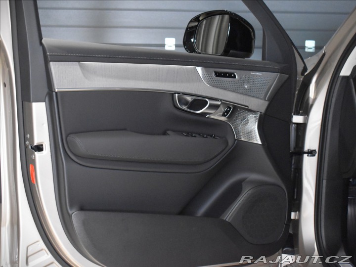 Volvo XC90 2,0 T8 Ultra Dark 2025