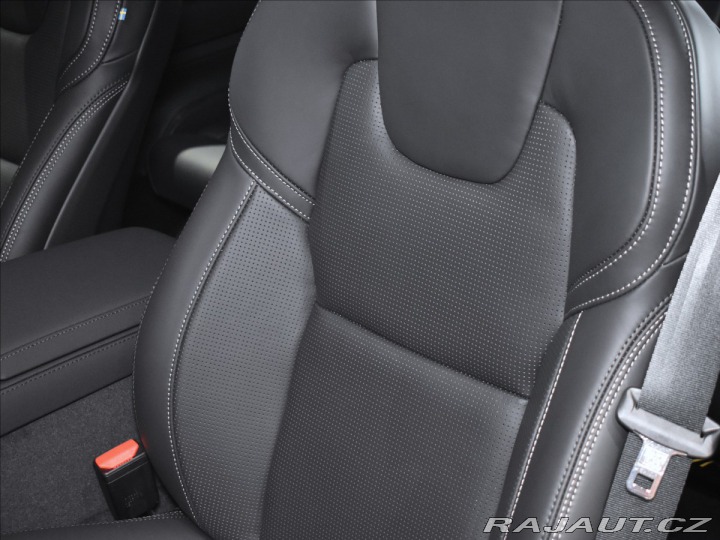 Volvo XC90 2,0 T8 Ultra Dark 2025