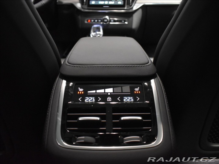 Volvo XC90 2,0 T8 Ultra Dark 2025