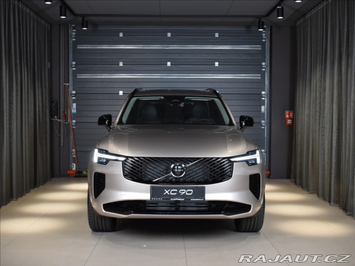 Volvo XC90 2,0 T8 Ultra Dark 2025