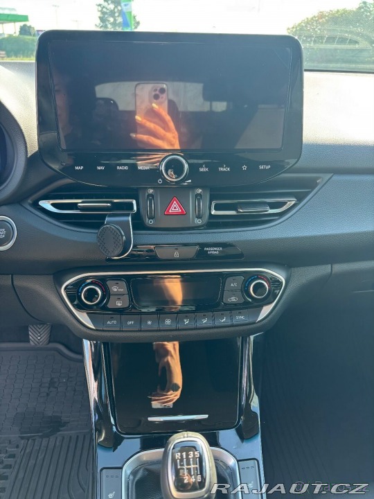 Hyundai i30 1,5 T-GDI MHEV Style FL 1800
