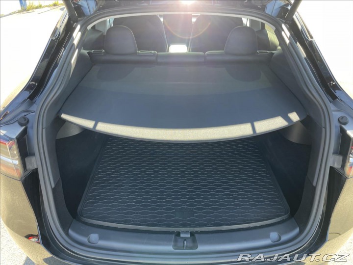 Tesla Model Y LR AWD R20*AMD*Záruka do 2022