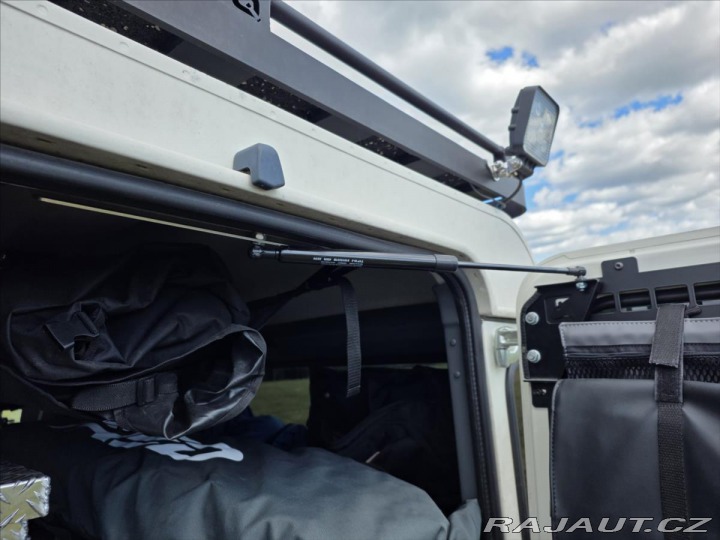 Land Rover Defender 2,4 TD4 LD110 expediční s 2010