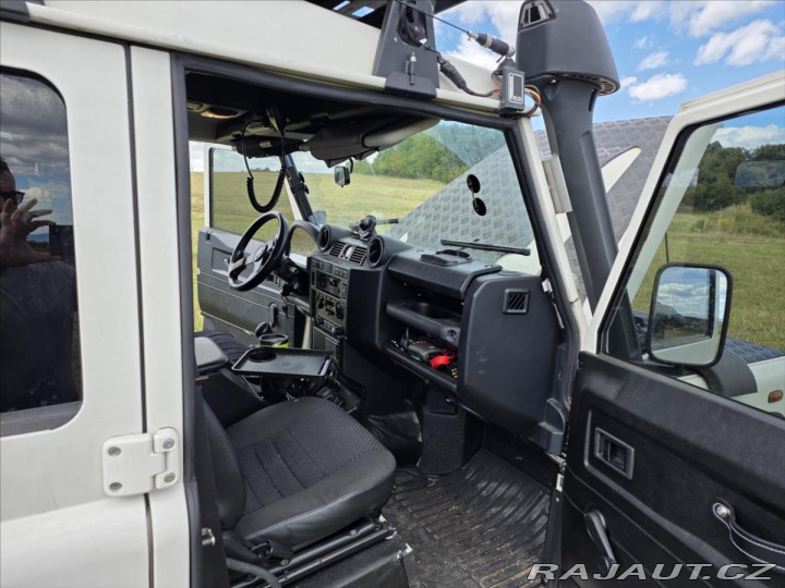 Land Rover Defender 2,4 TD4 LD110 expediční s 2010