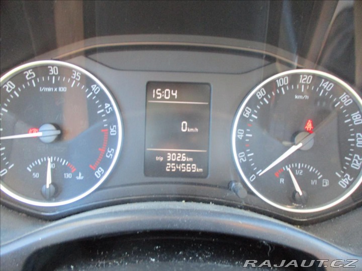 Škoda Octavia 1,6 TDi 77kw klima, Tažné 2012