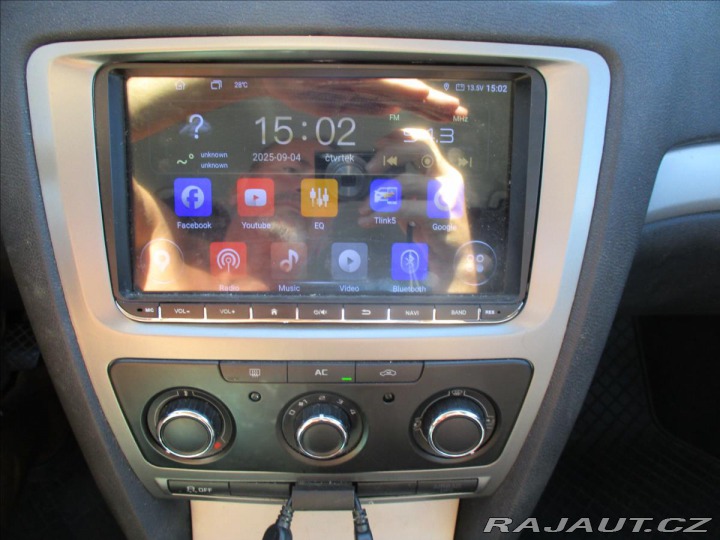 Škoda Octavia 1,6 TDi 77kw klima, Tažné 2012