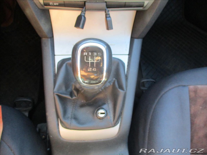 Škoda Octavia 1,6 TDi 77kw klima, Tažné 2012