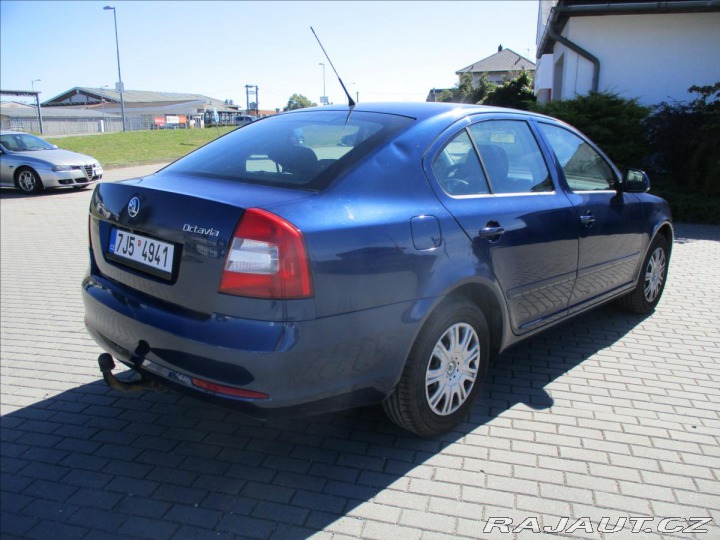Škoda Octavia 1,6 TDi 77kw klima, Tažné 2012