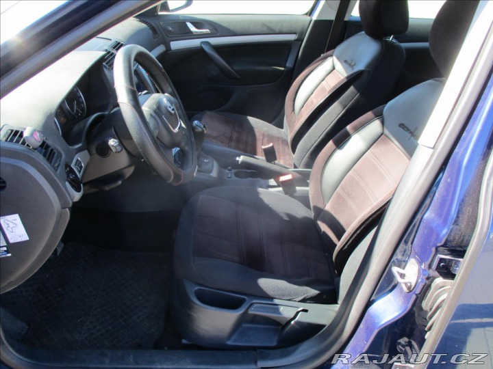 Škoda Octavia 1,6 TDi 77kw klima, Tažné 2012
