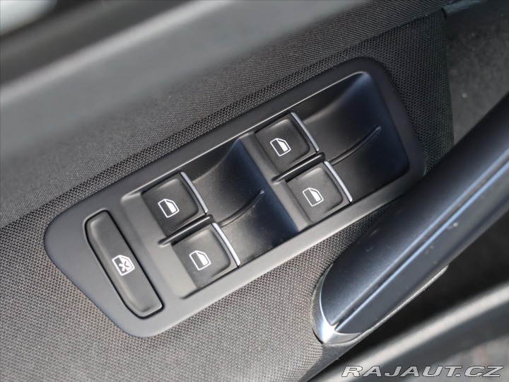 Volkswagen Golf 1,4 TSI 90kW Highline Xen 2013