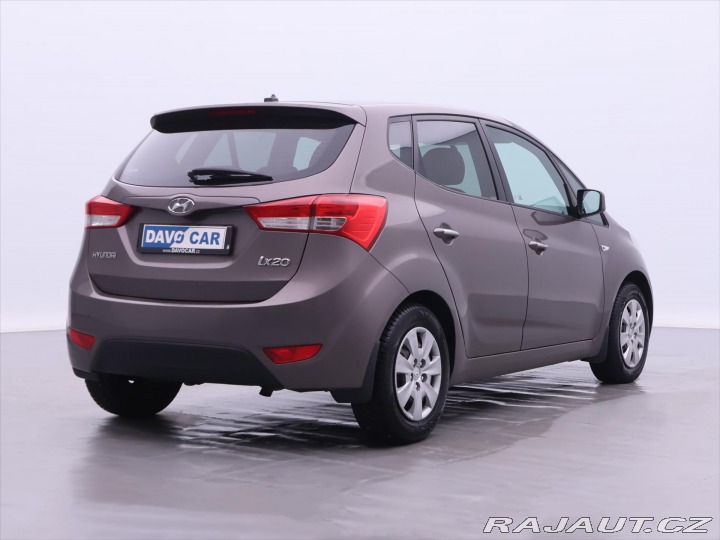 Hyundai ix20 1,4 i 66kW Klima CZ 1.Maj 2011