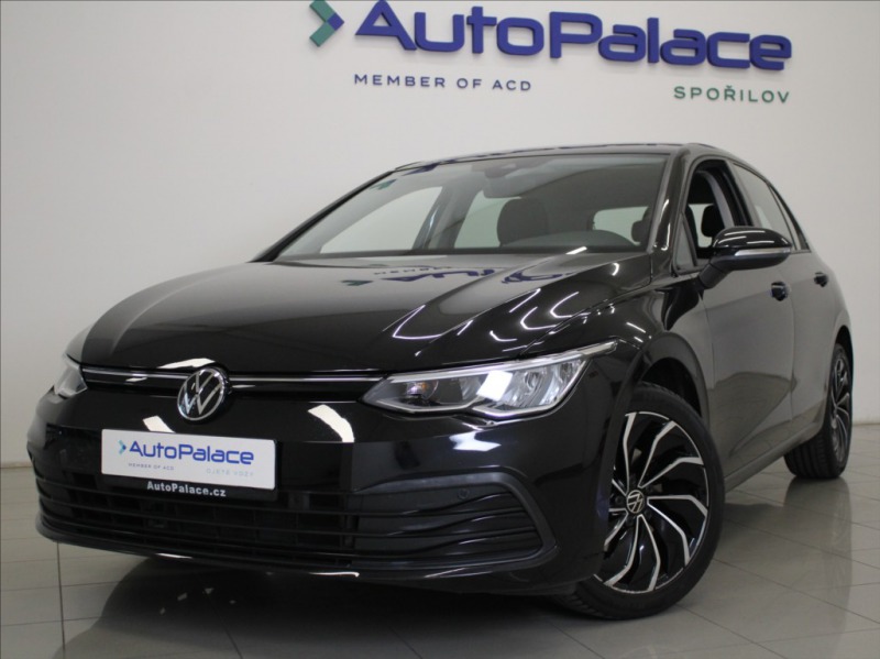 Volkswagen Golf 1,0 TSi 81kW DSG Life KAM