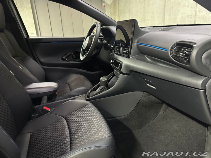 Toyota Yaris Premiere Edition 1.5 Hybr 1800