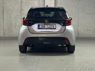 Toyota Yaris Premiere Edition 1.5 Hybr 1800