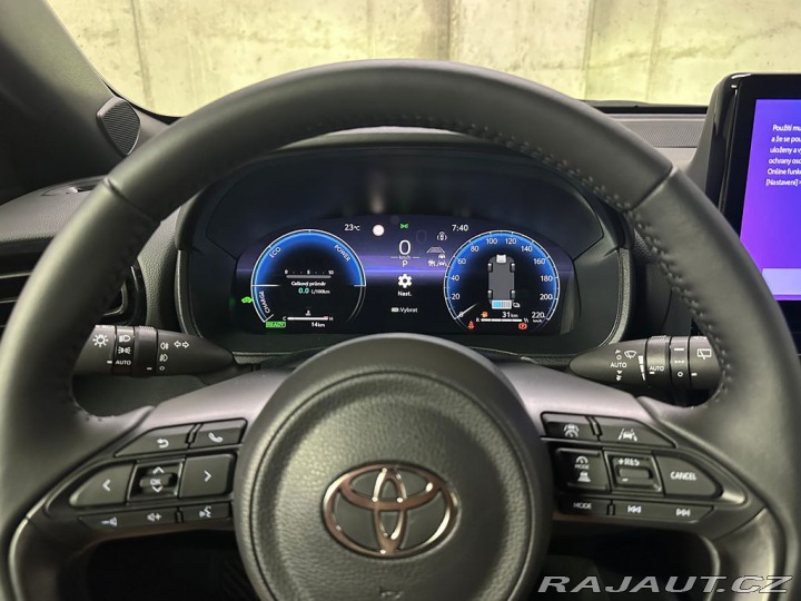 Toyota Yaris Premiere Edition 1.5 Hybr 1800