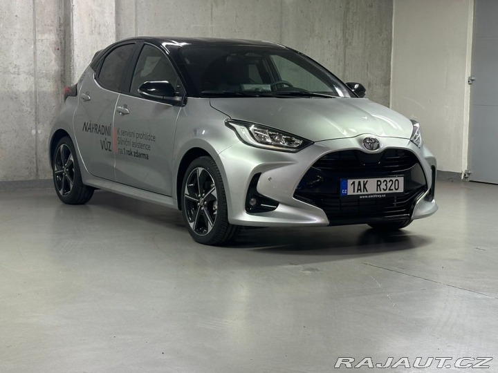 Toyota Yaris Premiere Edition 1.5 Hybr 1800