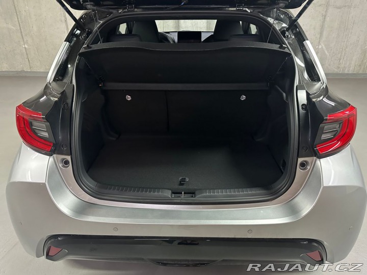 Toyota Yaris 1.5,Hybrid,Premiere Editi 1800
