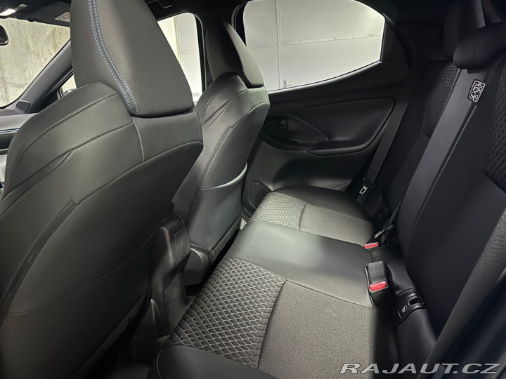 Toyota Yaris Premiere Edition 1.5 Hybr 1800