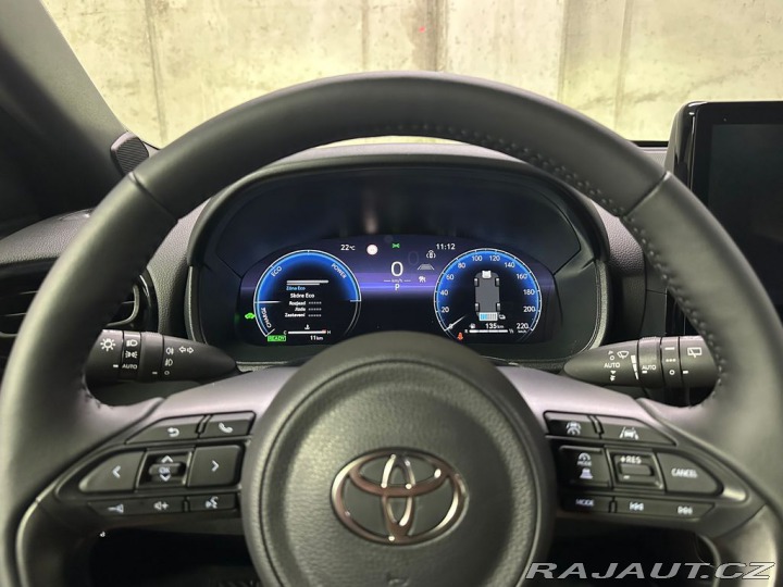 Toyota Yaris Premiere Edition 1.5 Hybr 1800