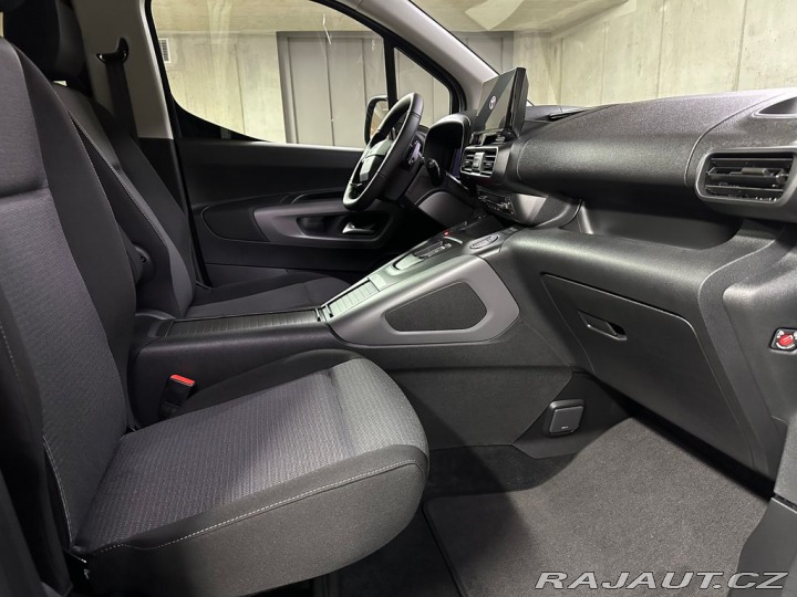 Toyota ProAce VIP 7S 1.5 D-4D 130k Long 2024