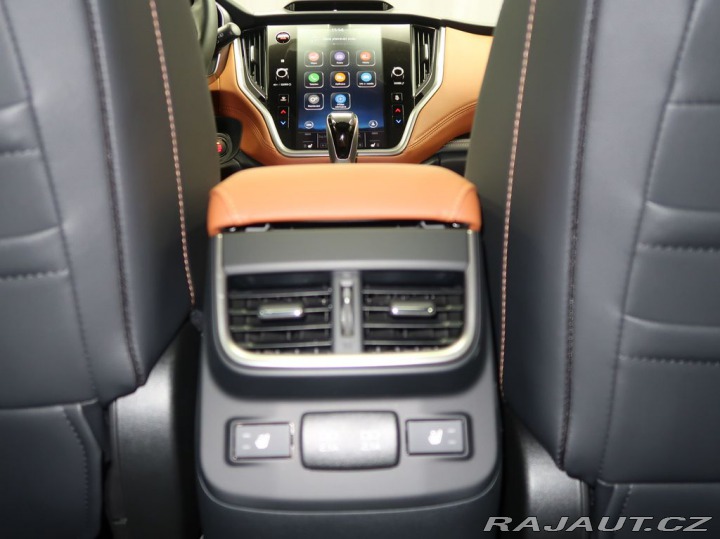 Subaru Outback 4x4 AWD TOURING + hnědá 2025