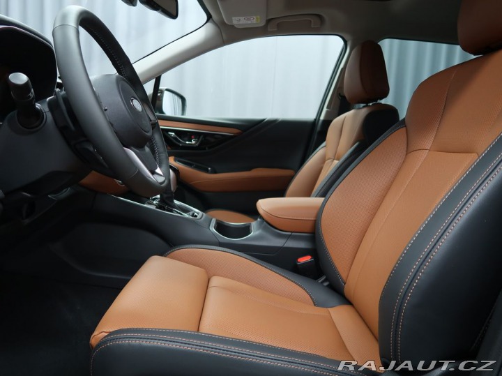 Subaru Outback 4x4 AWD TOURING + hnědá 2025