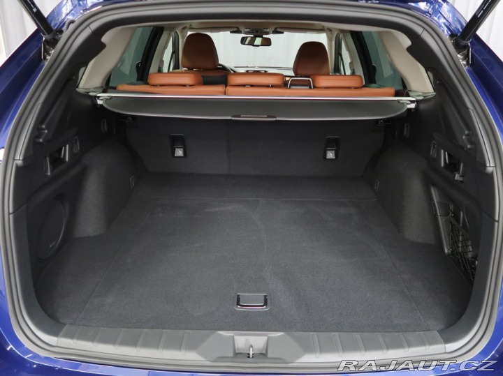 Subaru Outback 4x4 AWD TOURING + hnědá 2025