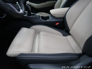 Subaru Outback 4X4 AWD TOURING + světlá 2025