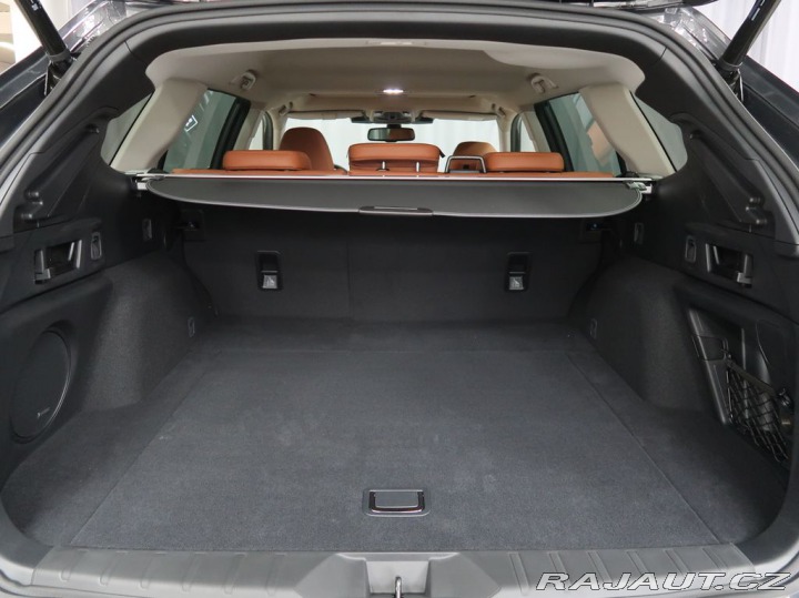 Subaru Outback 4X4 TOURING. REZERVACE!! 2025