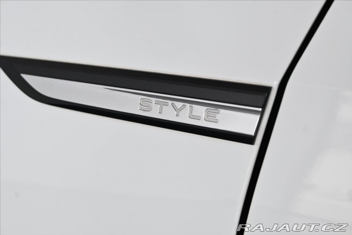 Volkswagen Golf 2,0 TDI 110kW DSG Style Z 2021