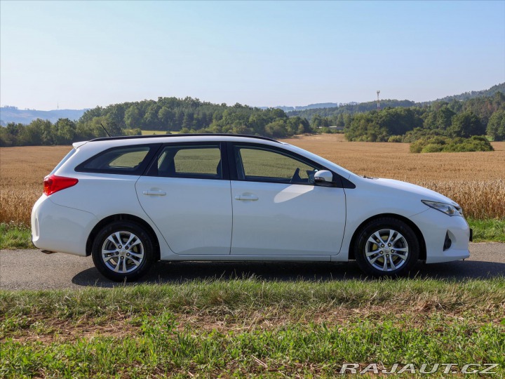 Toyota Auris 1,4 D-4D Touring Sports P 2014