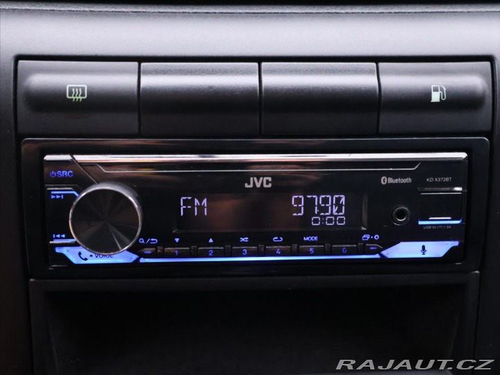 Škoda Octavia 1,6 i 75kW CZ Serv.Kniha 2004