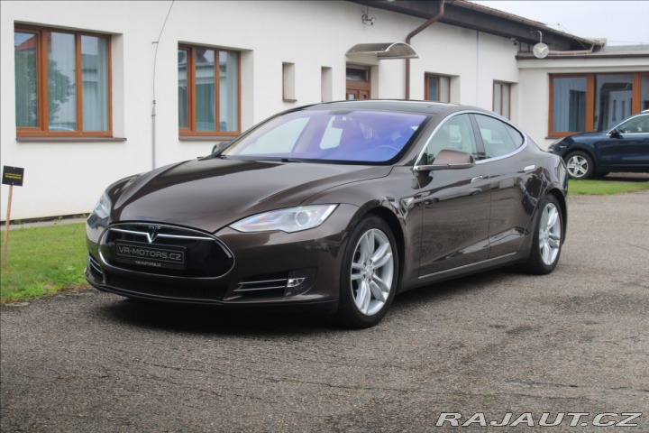 Tesla Model S 0,0 P85 Supercharger Zdar 1800