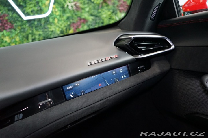 Ferrari 296 GTB ACC*360*ADAS*LIFT*ZÁR 2024