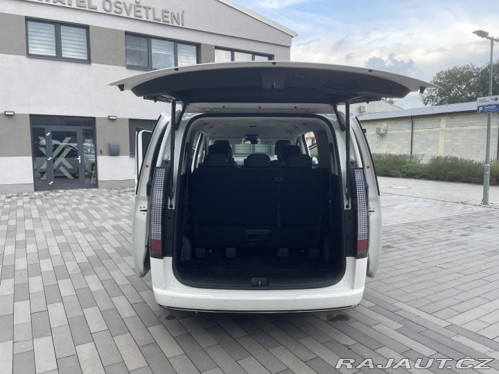 Hyundai Staria Luxury, diesel, 4x4 2023