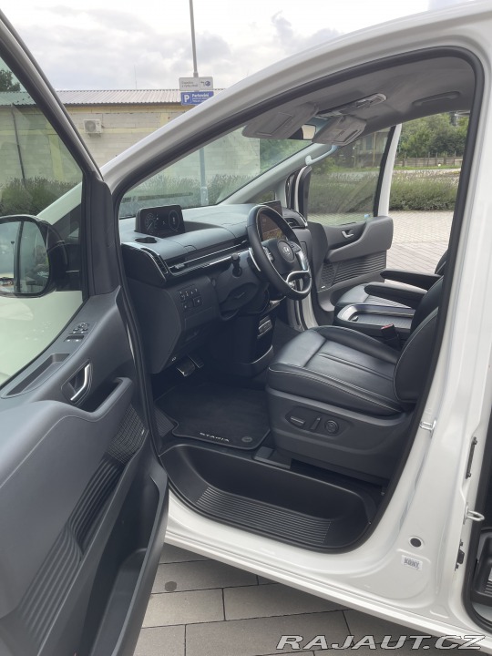 Hyundai Staria Luxury, diesel, 4x4 2023