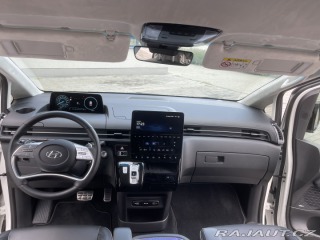 Hyundai Staria Luxury, diesel, 4x4 2023