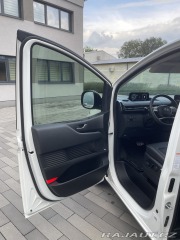 Hyundai Staria Luxury, diesel, 4x4 2023